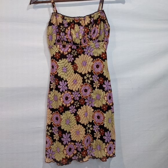 Princess Polly Dresses & Skirts - Princess Polly Floral Spring Mesh dress